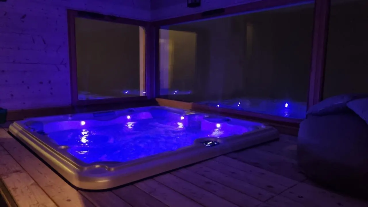 Chalet Les Galetas Du Mont Blanc Hauteluce