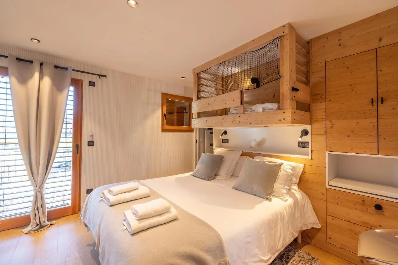 Chalet Les Galetas Du Mont Blanc Hauteluce